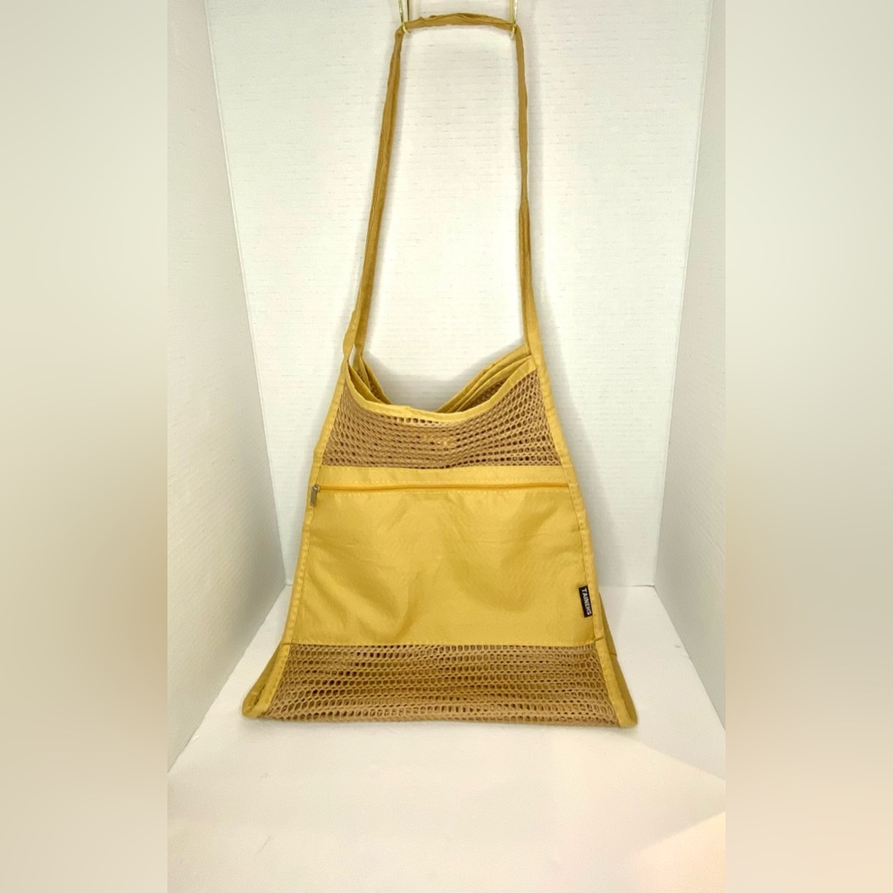 Beach Bag/Tainehs Brand..Mesh Casual Bag